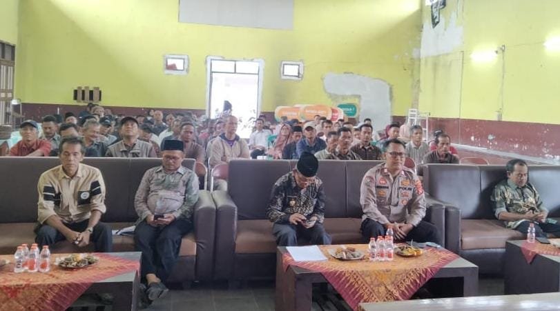 Jaga Persatuan dan Kesatuan Polsek Cipaku Cooling System ke Warga Buniseuri