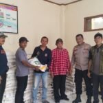 Polsek Banjarsari Polres Ciamis Awasi Distribusi Beras Bapanas ke Warga Desa Cikupa