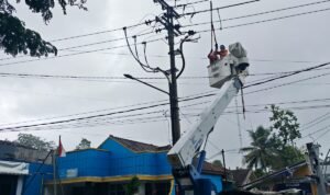 PDKB PLN UP3 Tasikmalaya Bergerak Bantu Pulihkan Sistem Kelistrikan Sukabumi Pasca Bencana