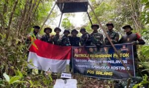 Pengawal Kedaulatan Perbatasan NKRI Satgas Pamtas Yonarmed 11 Kostrad Laksanakan Patroli Patok