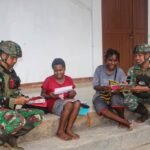 Satgas Yonif 503 Kostrad Fasilitasi Buku Baca dan Alat Tulis Bagi Anak Papua