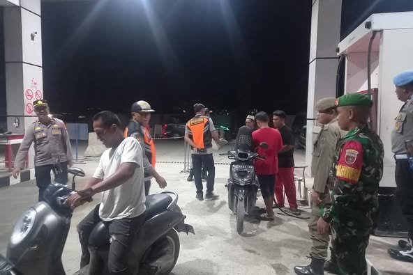 Sambut Tahun Baru 2025 Personel Kodim 1427/Pasangkayu Bersama Tim Gabungan Rutin Laksanakan Patroli Keamanan