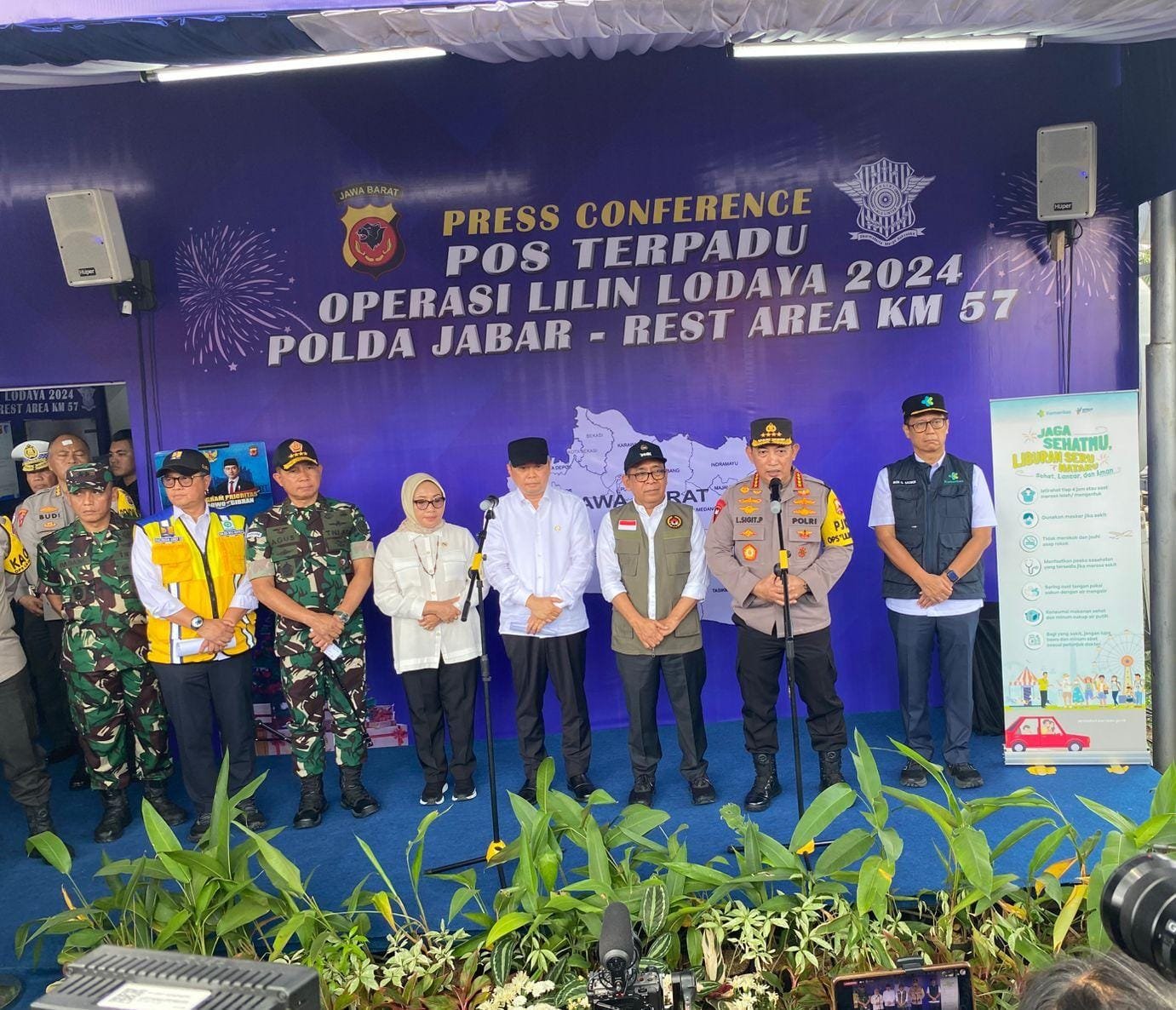 Kapolri Lakukan Peninjauan Kesiapan Operasi Lilin 2024 di KM 57 Karawang