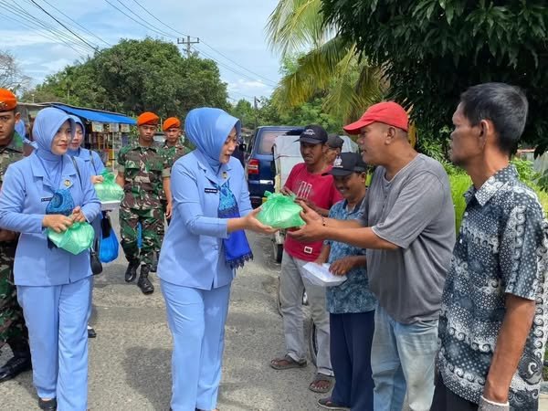 Berbagi di Jum’at Penuh Keberkahan
