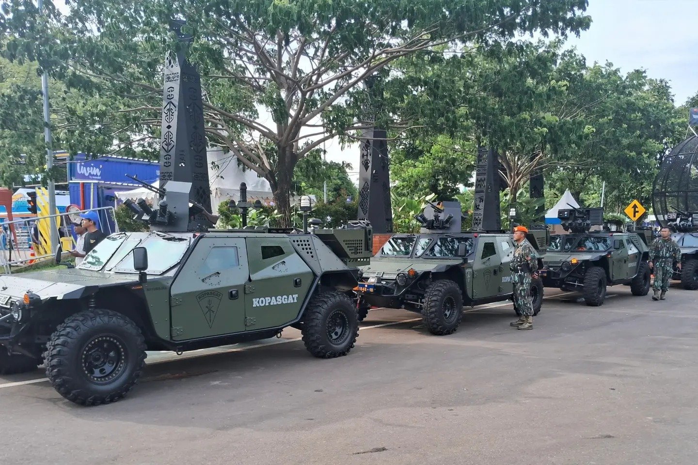WING KOMANDO I KOPASGAT BERPATISIPASI DALAM PEMBUKAAN INDONESIA INTERNASIONAL STUNTMAN SHOW DI TAMAN MINI INDONESIA INDAH