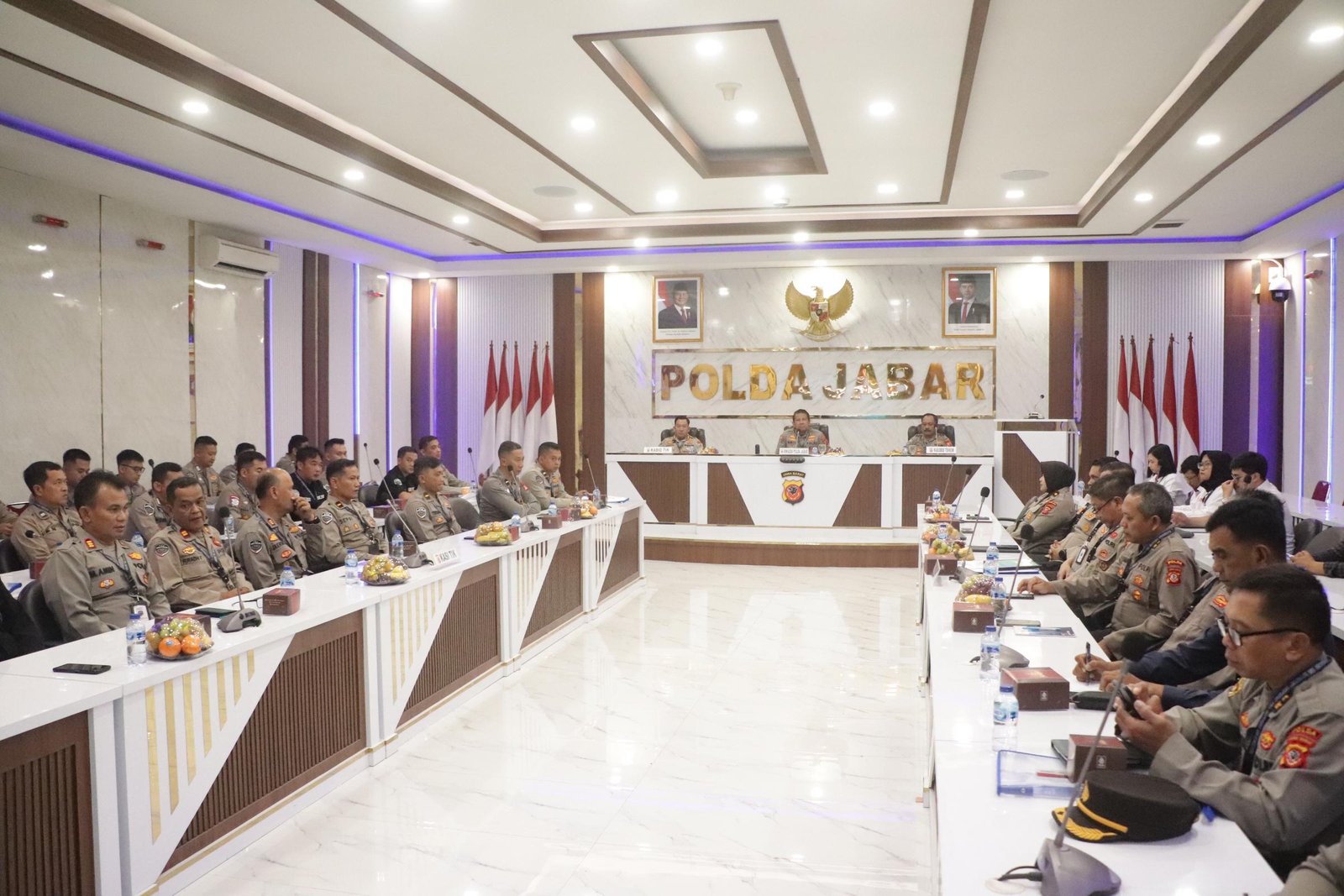 Telah dilaksanakan Rakernis Fungsi TIK Polda Jawa Barat yang diselenggarakan pada hari Selasa, 17 Desember 2024, bertempat di Aula Herman Sudjanadiwirja Mapolda Jabar.