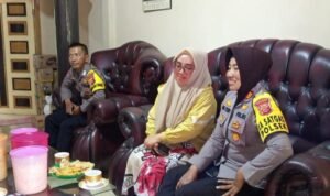 F29FF92F-2A91-4BEE-BBE7-EF3B872B2F24