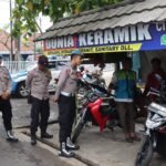 Polri Peduli, Propam Polres Ciamis Baksos ke Warga dan Pengemudi Opang di Bangsawit