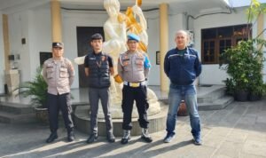 Berikan Rasa Nyaman, Polres Ciamis Bersiaga di Gereja Katolik Santo Yohanes Pembabtis Ciamis