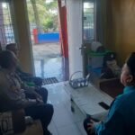 Polsek Cikoneng Polres Ciamis Datangi Kepala SMK Karnas Koorkom Bahaya Kenakalan Remaja