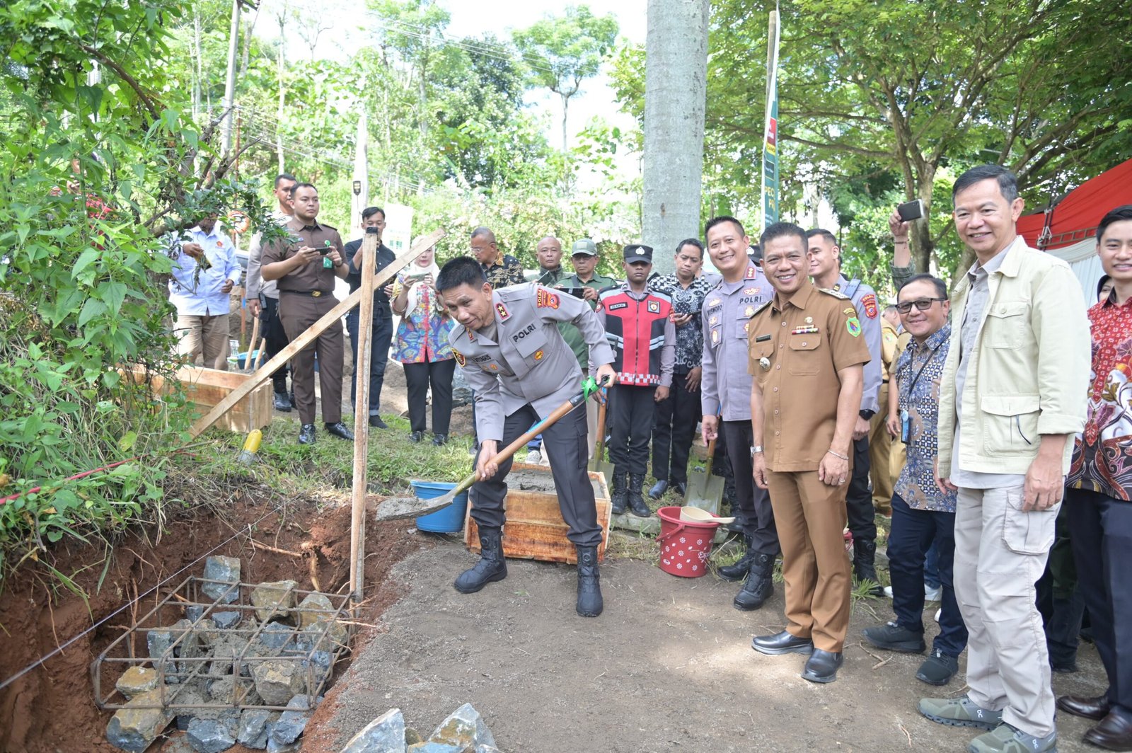 Peletakan Batu Pertama Pembangunan Polsek Arjasari Polresta Bandung.