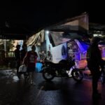 Humanis, Pasukan Patroli Roda 2 Samapta Polres Ciamis Beri Imbauan Warga di Pos Ronda Rancapetir