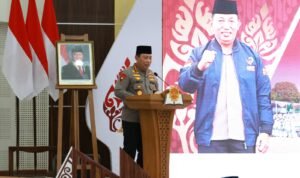 Hadiri Penutupan Pleno Hima Persis, Kapolri: Mari Jaga Keberagaman Untuk Wujudkan Indonesia Emas 2045 Hadiri Penutupan Pleno Hima Persis, Kapolri: Mari Jaga Keberagaman Untuk Wujudkan Indonesia Emas 2045