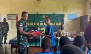 KOREM 174/ATW LAKSANAKAN BAKTI SOSIAL PEMBERIAN TALI ASIH KASAD