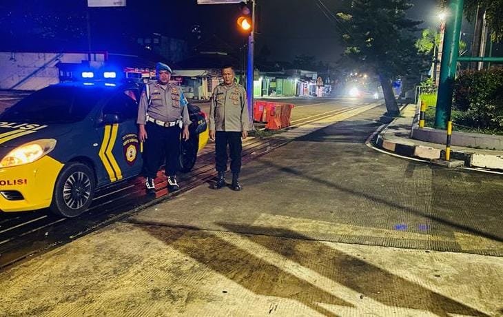 Cegah Tindak Kriminalitas Polsek Cikoneng Polres Ciamis Patroli Dialogis ke Wilayah Keramaian Warga