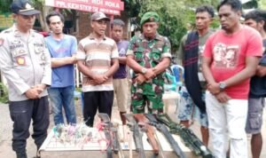 Pendekatan TNI Buahkan Hasil Warga Bima Serahkan Senjata Demi Perdamaian