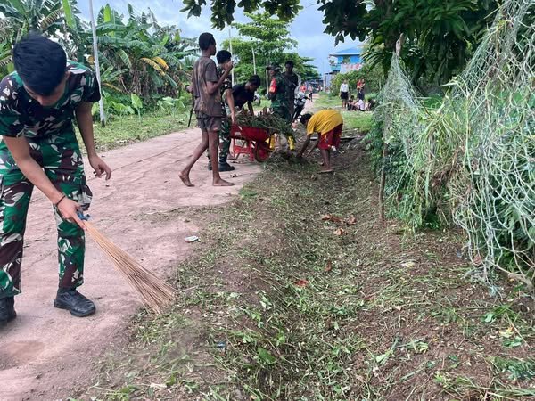 Karya Bakti Bersama Seluruh Elemen Masyarakat Yonif 141/AYJP Pos Wanam Beserta Masyarakat Setempat