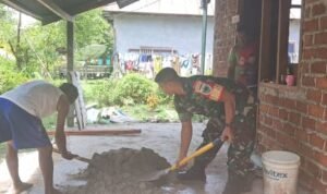 Bantu Bangun Rumah, Babinsa Salawati Adalah Bagian Dari Masyarakat