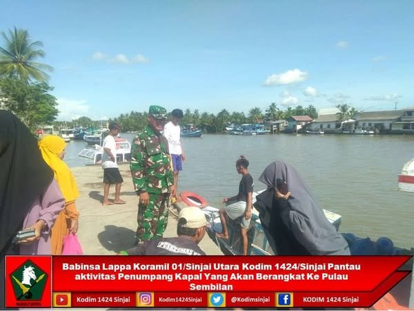 Babinsa Lappa Koramil 01/Sinjai Utara Kodim 1424/Sinjai Pantau Aktivitas Penumpang Kapal ke Pulau Sembilan