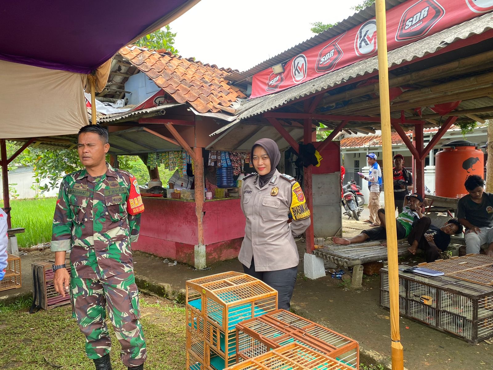 Antisipasi Gangguan Kamtibmas Polsek Ciamis Datangi Area Liga Merpati di Desa Sukajadi