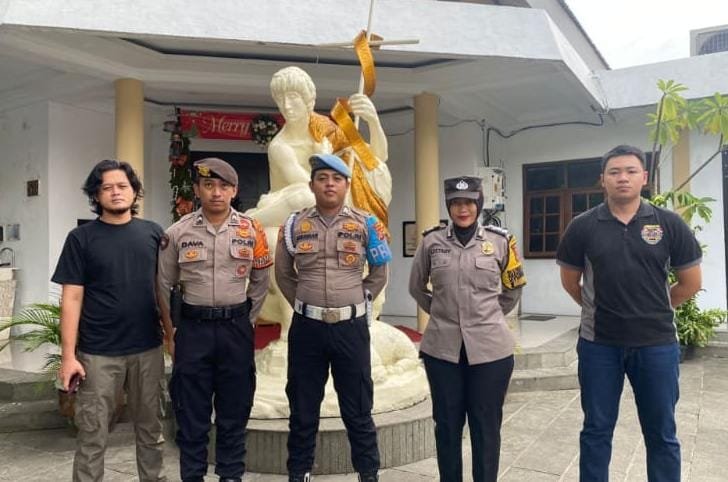 Berikan Rasa Nyaman Polres Ciamis Bersiaga di Gereja Katolik Santo Yohanes Pembabtis Ciamis