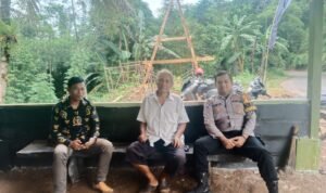 Cooling System Polsek Sukadana Polres Ciamis Koorkom Kamtibmas ke Warga Desa Bunter