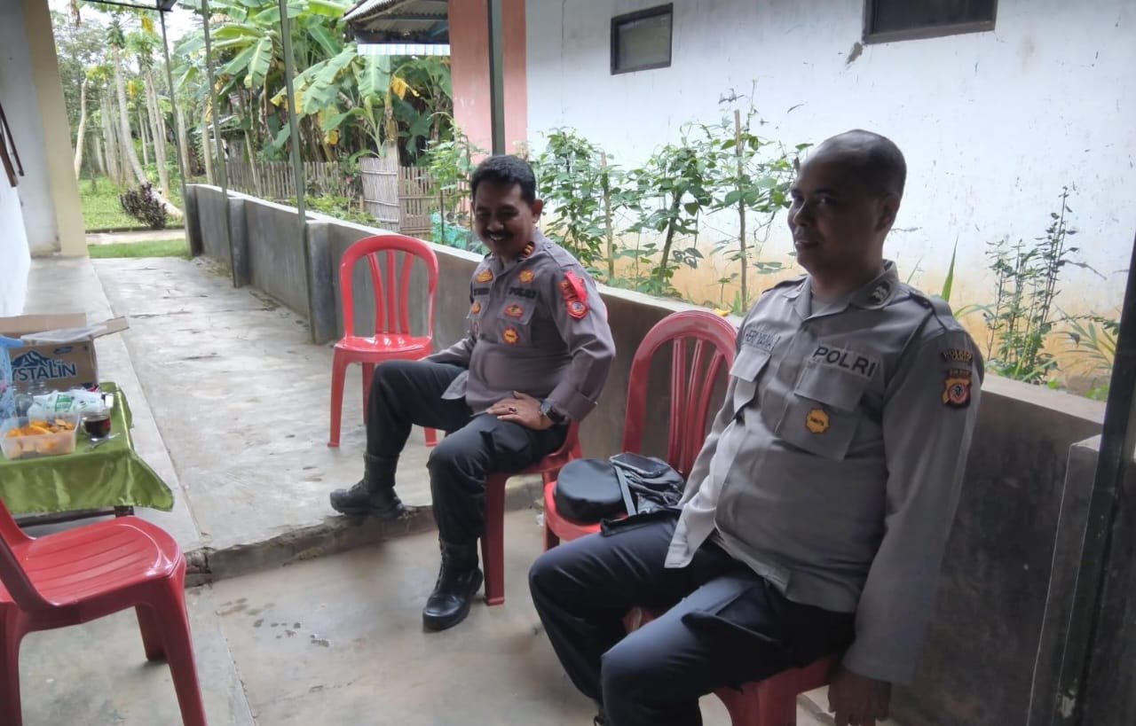 Berikan Rasa Nyaman Polsek Lakbok Polres Ciamis Siagakan Personel PAM di Ibadah Minggu GKKI Lakbok