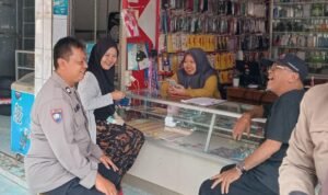 Polsek Sukadana Polres Ciamis Datangi Warga di Pasar Ciparigi Beri Imbauan Kamtibmas