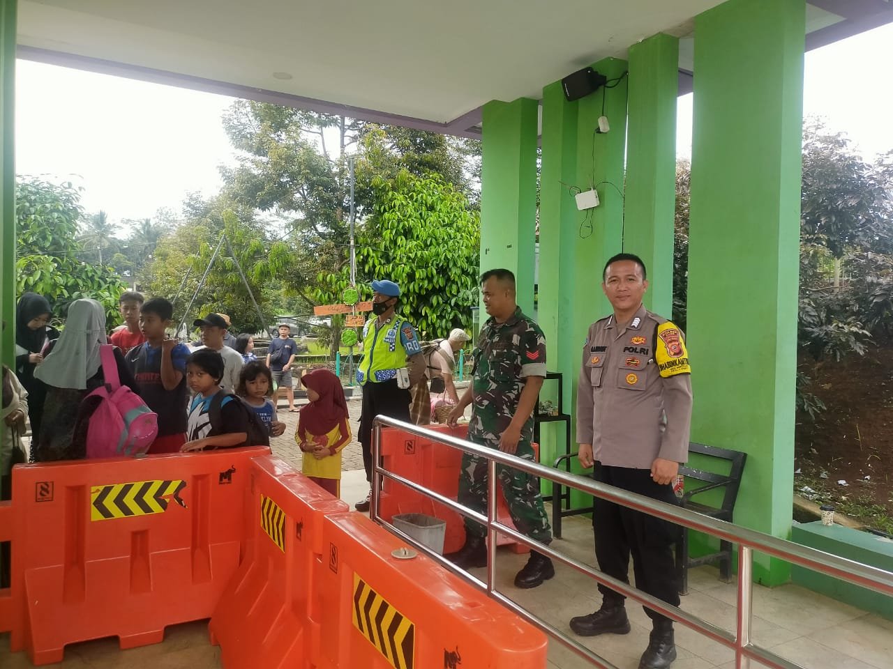 Cipta Kondisi Polsek Cipaku Polres Ciamis Monitoring Kawasan Obwis di Desa Jalatrang