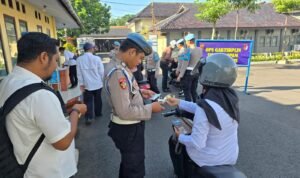 Tingkatkan Disiplin Anggota, Propam Polres Ciamis Operasi Gaktibplin di Halaman Mako