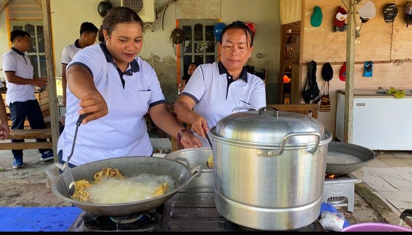 Dukung "Asta Cita", TNI AL Gelar Dapur Umum Makan Bergizi Gratis di Papua