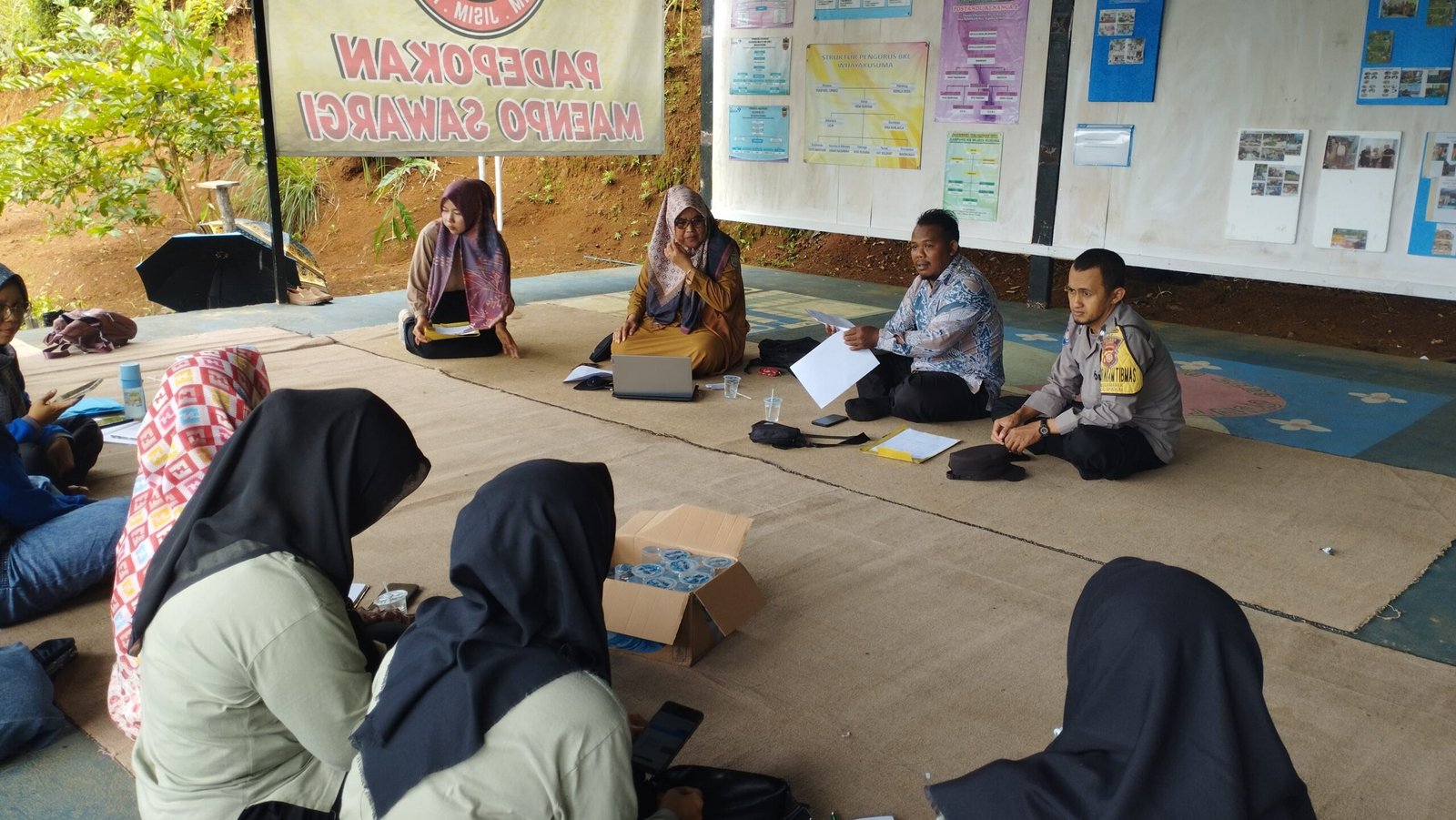 Polri Dukung Program KKBPK Kampung KB Wijaya Kusuma di Desa Selamanik*