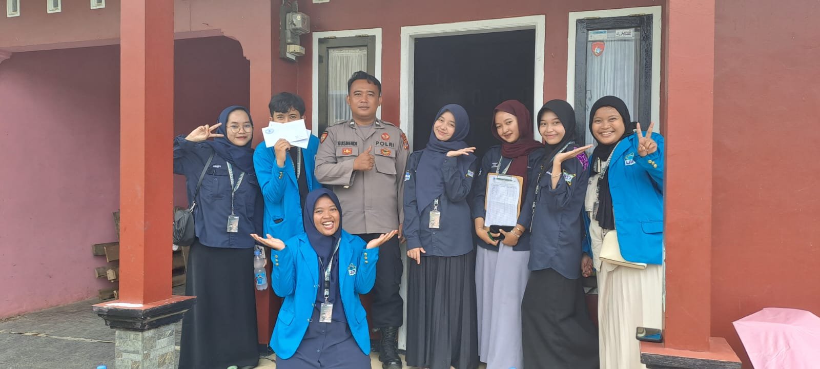 Polsek Cisaga Polres Ciamis Monitoring Kegiatan Mahasiswa UIN Syarif Hidayatullah di Desa Bangunharja