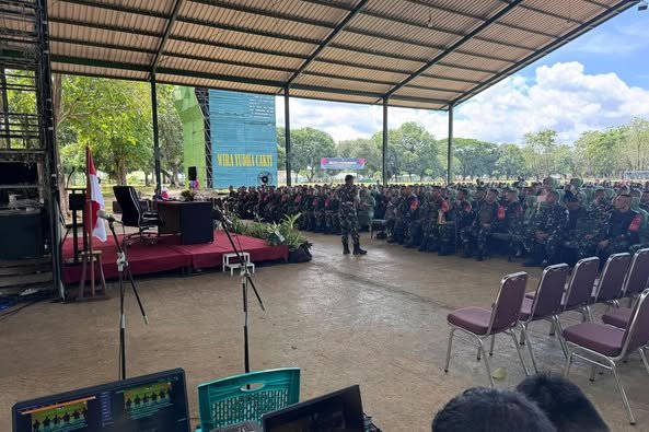 Pamen Ahli Bid. Sosbud Poksahli Pangdam Berikan Materi Membangun Ketahanan Mental Prajurit dan Keluarga di Yonif 700/WYC