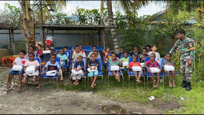 Dukung "Asta Cita", TNI AL Gelar Dapur Umum Makan Bergizi Gratis di Papua