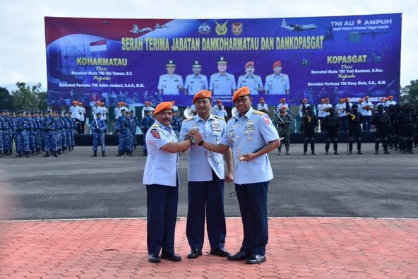 Komandan Satbravo 90 Bertindak Sebagai Danup Dalam Upacara Serah Terima Jabatan Komandan Komando Pasukan Gerak Cepat