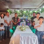 Personil Koramil 05/Lahewa Melayat ke Rumah Duka Orang Tua dari Sertu Robert Lase