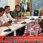 Pamen Ahli Bid Ilpengtek dan LH Poksahli Pangdam XIV/Hsn Ikuti Rakor Pengendalian Inflasi Daerah Melalui Virtual