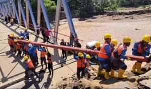 PLN All Out Pulihkan Kelistrikan di Jampang Kulon Meski Akses Jalan Terputus