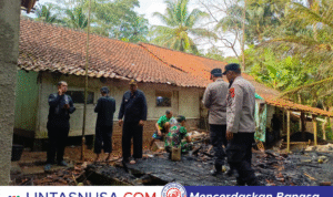 Nahas! Rumah Panggung Lansia di Tanjungjaya Ludes Terbakar