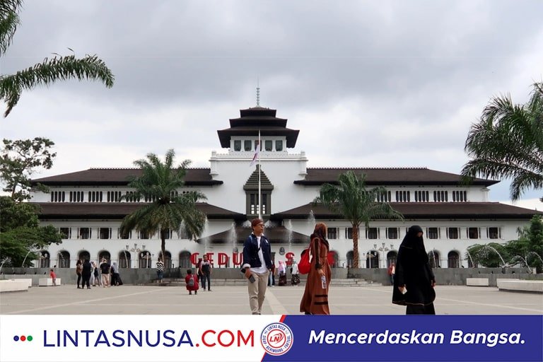 Gedung Sate: Sejarah dan Keunikan Legendaris