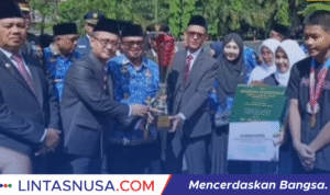 BUPATI TASIKMALAYA BERIKAN PENGHARGAAN KEPADA JUARA NASIONAL TIM ROBOTIK MAN 4 TASIKMALAYA