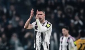 Sedang Cedera, Vlahovic Tetap Dipantau Barcelona dan Bayern Munich