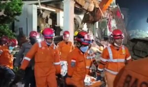 Tim SAR Gabungan Temukan Jasad Wanita di Reruntuhan Rumah Mewah Grand Polonia Medan, Proses Identifikasi Masih Berlangsung Tim SAR Gabungan Temukan Jasad Wanita di Reruntuhan Rumah Mewah Grand Polonia Medan, Proses Identifikasi Masih Berlangsung